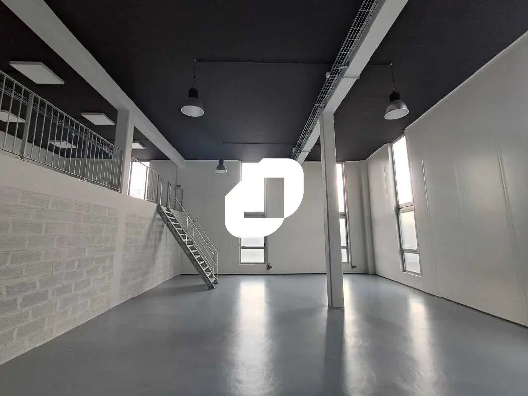 Light Industrial in Bordeaux to rent Interior Photo- Image 1 of 10