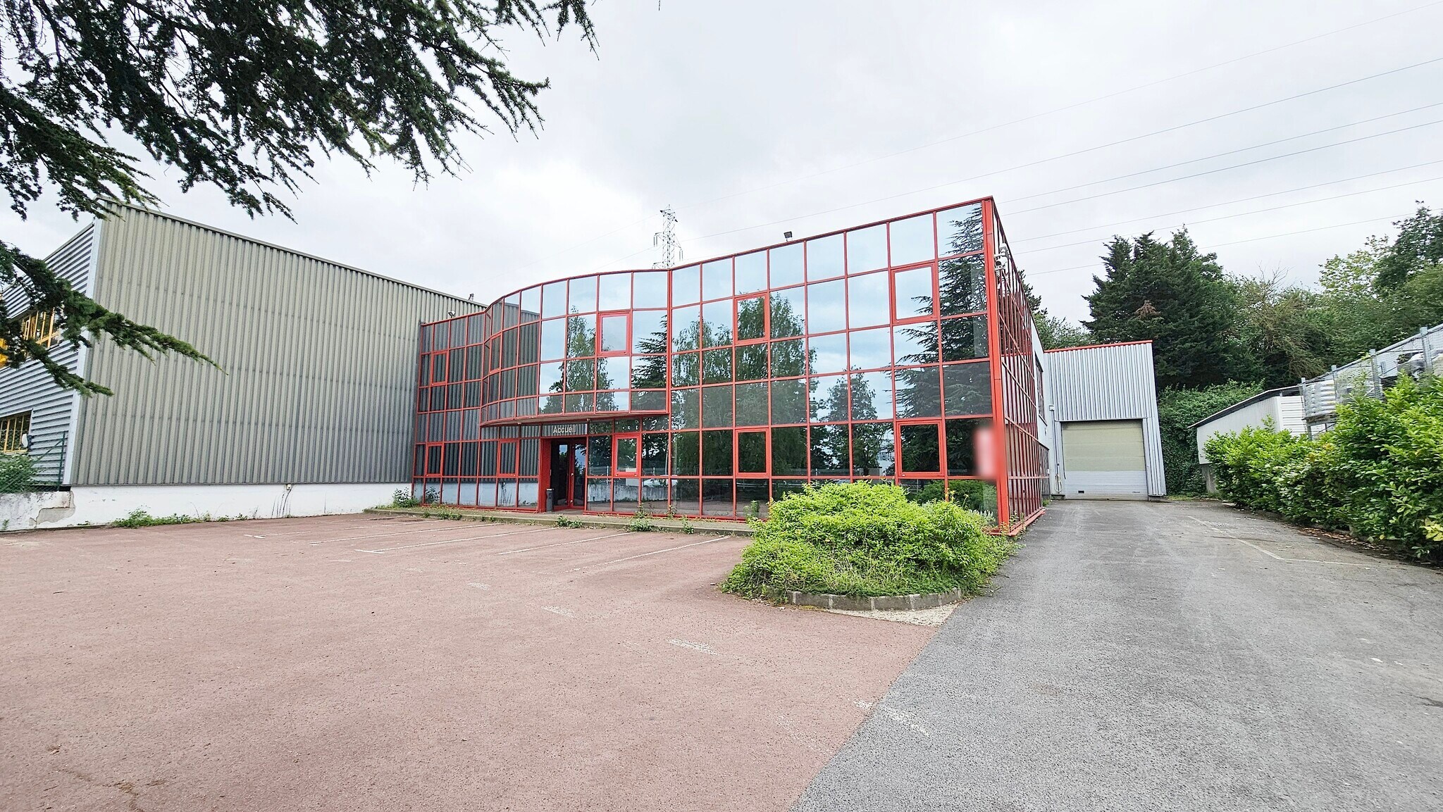 Allée Du Plateau, Villemomble to rent Building Photo- Image 1 of 21