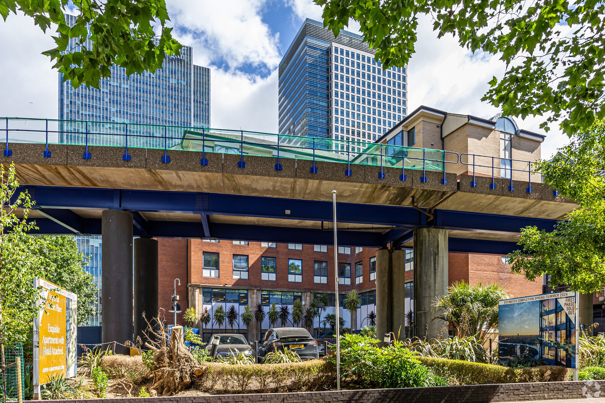 Admirals Way, London to rent Primary Photo- Image 1 of 4