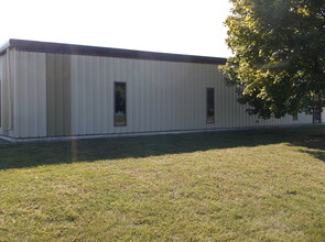 1434 Progress Ln, Omro, WI for rent Building Photo- Image 1 of 27