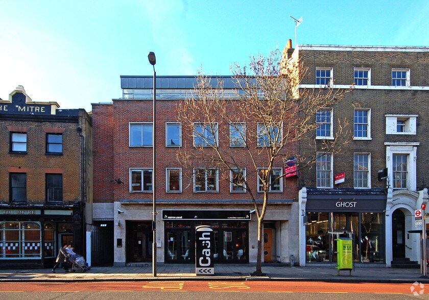 131-132 Upper St, London for sale - Primary Photo - Image 1 of 1