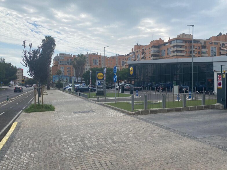 Retail in València, Valencia for sale - Building Photo - Image 2 of 14