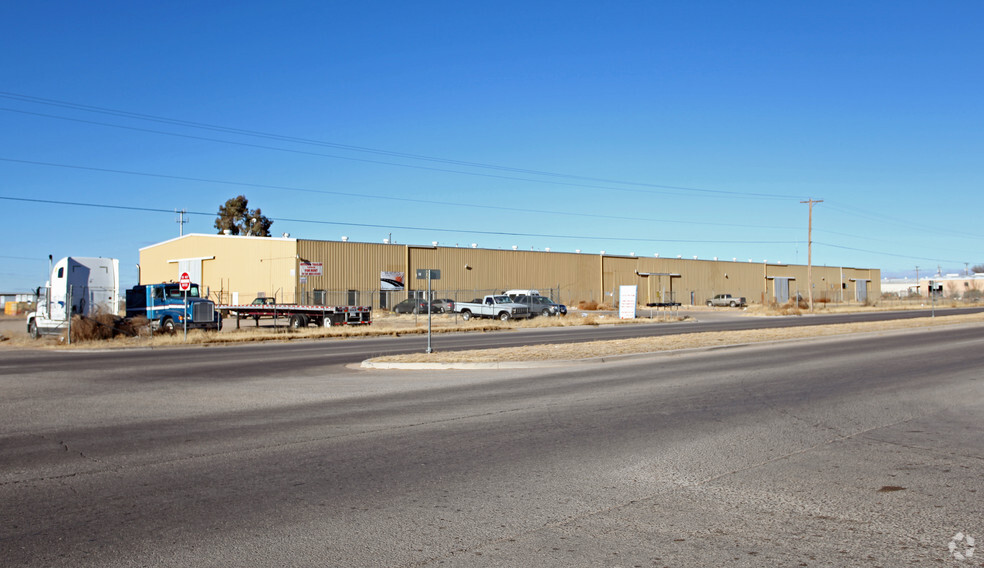 381 S Darrington Rd, El Paso, TX for rent - Primary Photo - Image 1 of 10