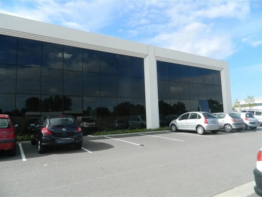 Office in Labège to rent Building Photo- Image 1 of 5