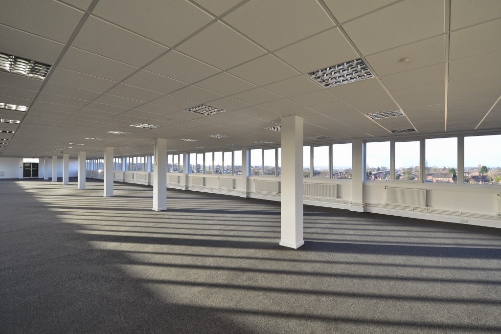 Crossgates, Leeds to rent Interior Photo- Image 1 of 4