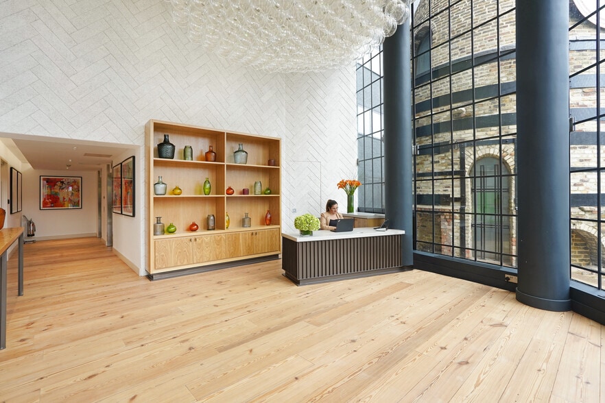 210 New Kings Rd, London to rent - Interior Photo - Image 2 of 27