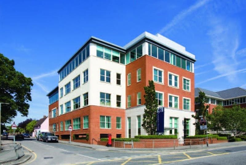 45 London Rd, Reigate to rent Building Photo- Image 1 of 2