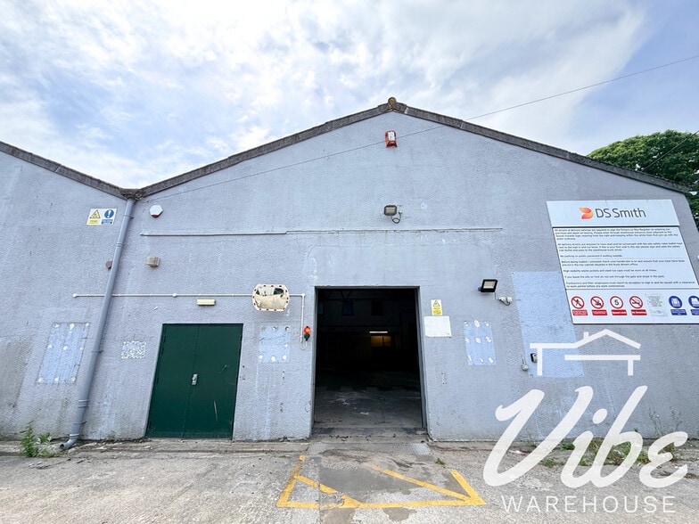 8-10 Newnham Rd, Plymouth to rent - Building Photo - Image 1 of 18