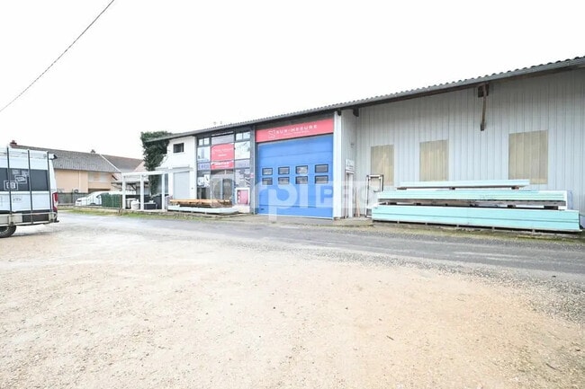 Vente Local d'activités 243 m² à 625 m²