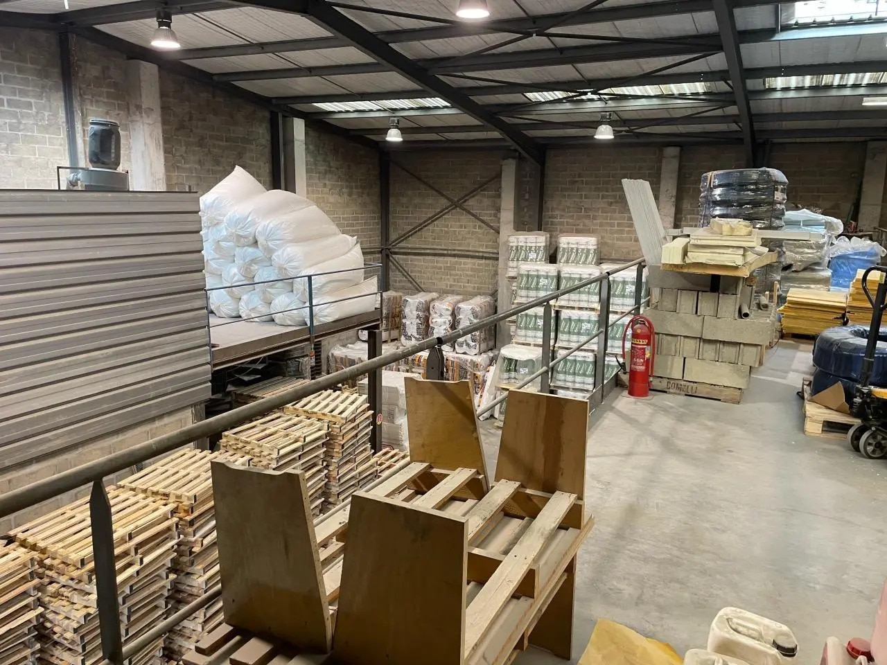 Light Industrial in Carrières-sur-Seine for sale Interior Photo- Image 1 of 18