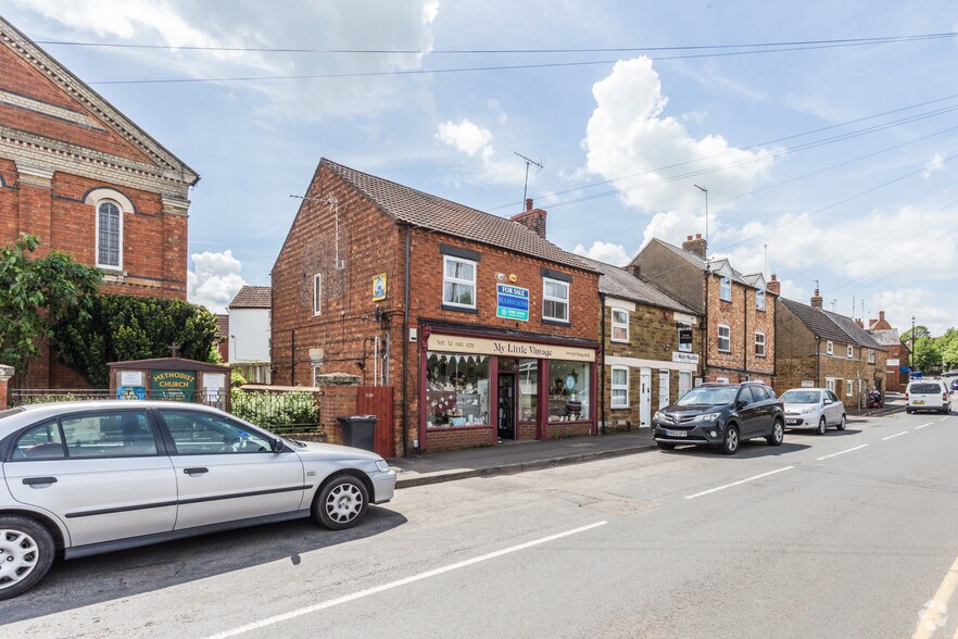 32 Broad St, Earls Barton for sale - Primary Photo - Image 1 of 1