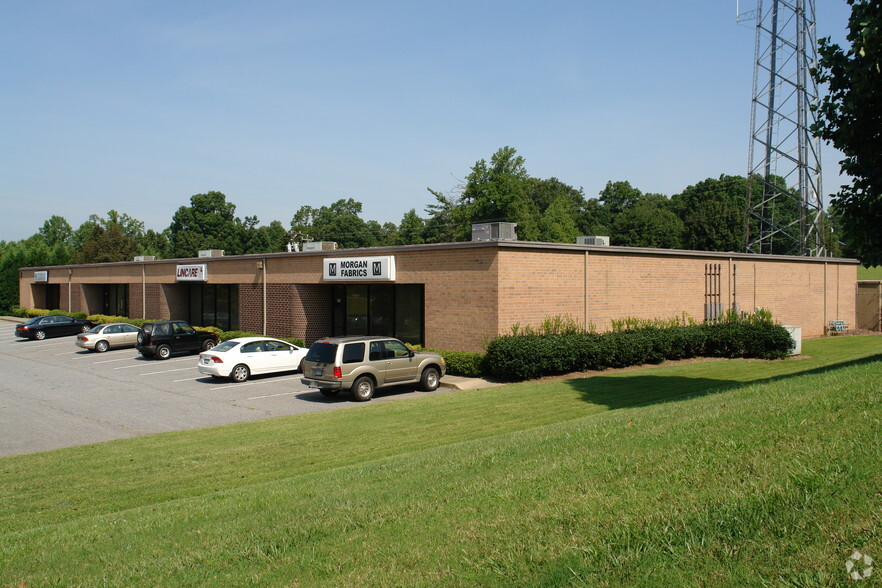 1260-1266 25th St Pl, Hickory, NC for rent - Building Photo - Image 1 of 2