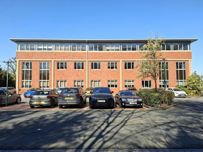 Mucklow Hl, Halesowen to rent - Building Photo - Image 2 of 6