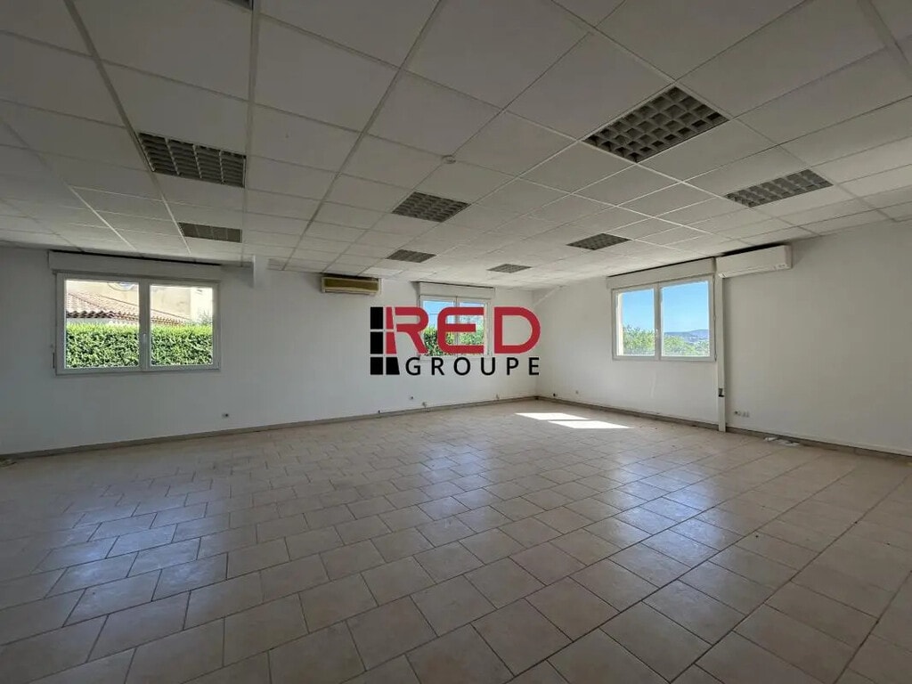Location Bureaux 110 m² - Photo 1