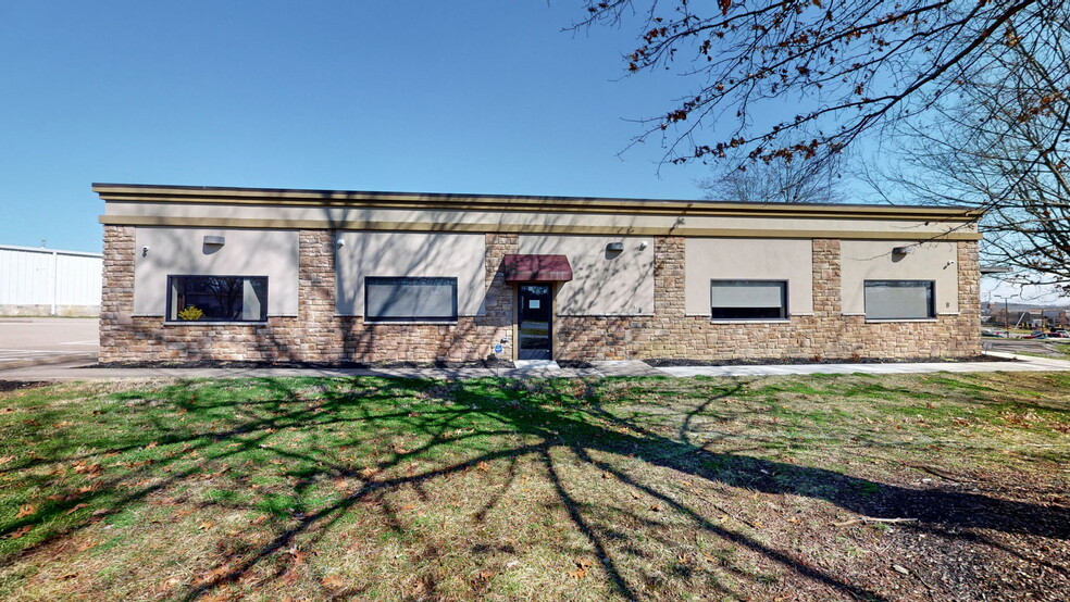 8 Industrial Park Dr, Hendersonville, TN for sale - Building Photo - Image 1 of 1