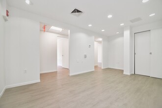 104-110 E 40th St, New York, NY for rent Interior Photo- Image 1 of 6