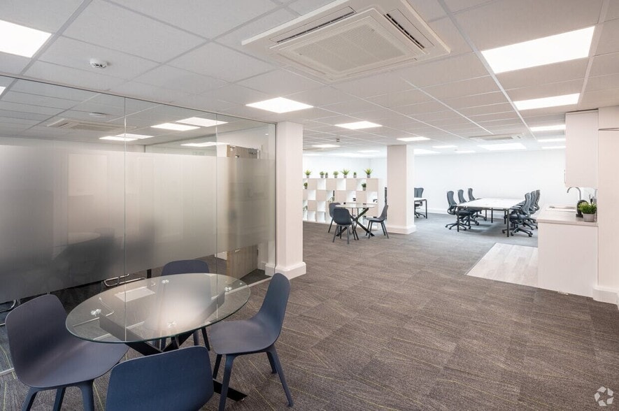 13-15 George St, Aylesbury for sale - Building Photo - Image 3 of 15