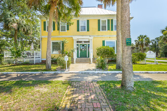 80 6th St, Apalachicola, FL for sale Primary Photo- Image 1 of 1