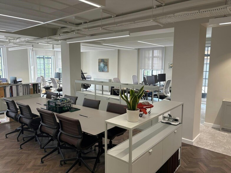 81 Piccadilly, London to rent - Building Photo - Image 2 of 6