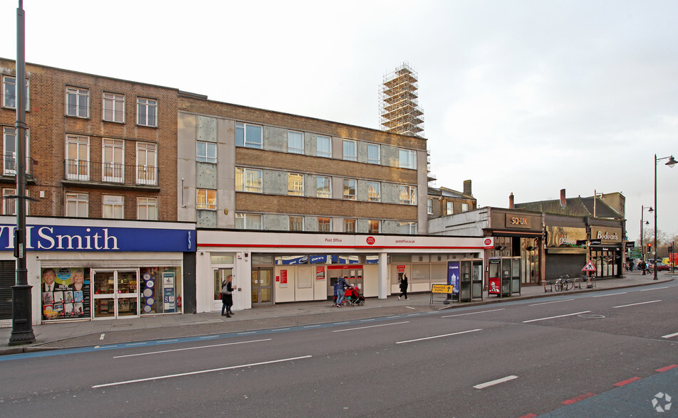 161-163 Clapham High St, London for rent - Building Photo - Image 2 of 3