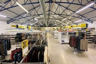 11 Causeway St, Kidwelly to rent Interior Photo- Image 1 of 2