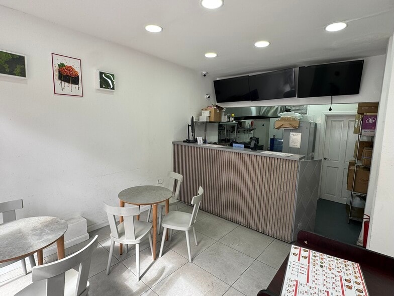 238 York Rd, London to rent - Interior Photo - Image 3 of 9