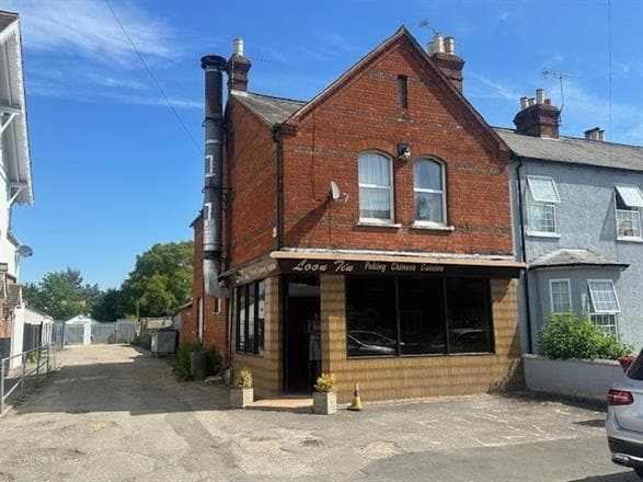 33 Willoughby Rd, Slough for sale Primary Photo- Image 1 of 1