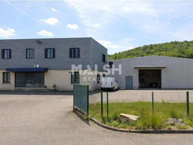 Location Local d'activités 1 250 m²