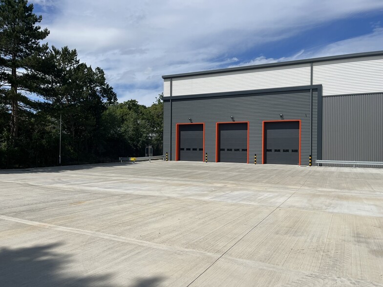 Bartley Way, Hook to rent - Building Photo - Image 3 of 4