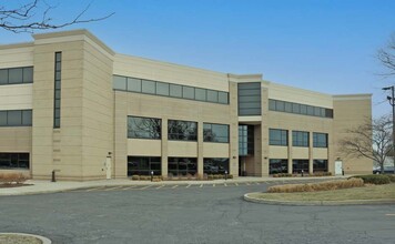 16 Executive Dr, Fairview Heights, IL for rent Building Photo- Image 1 of 5