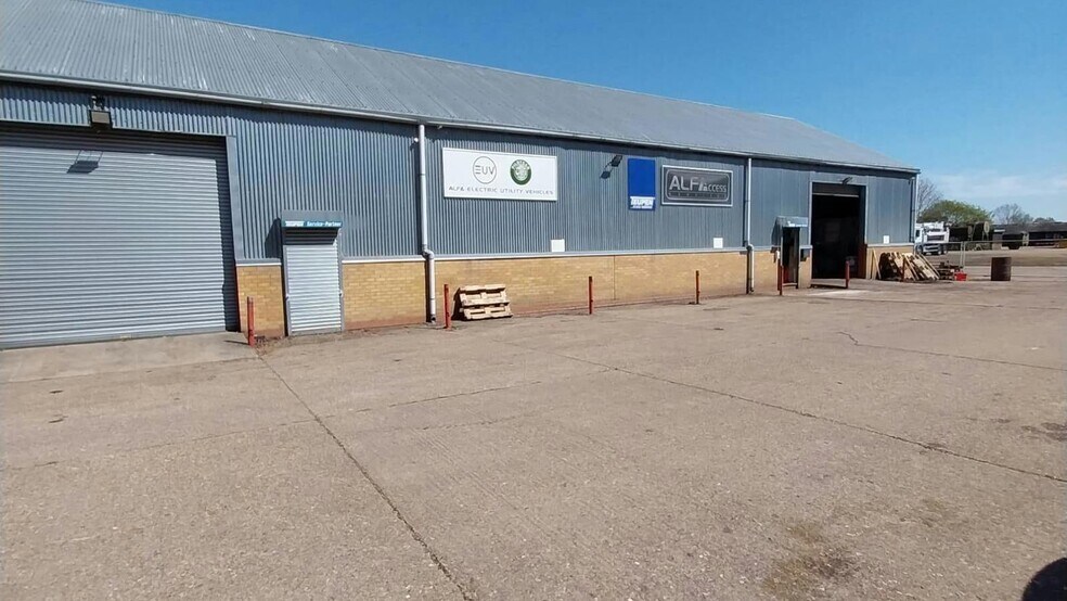 Wood Ln, Huntingdon to rent - Building Photo - Image 2 of 2