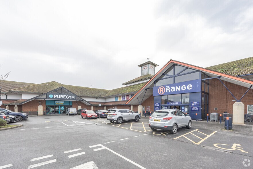 Hankridge Way, Taunton for sale - Primary Photo - Image 1 of 1