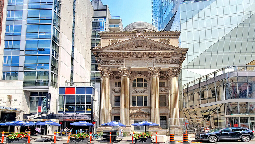 205 Yonge St, Toronto, ON for sale - Primary Photo - Image 1 of 1