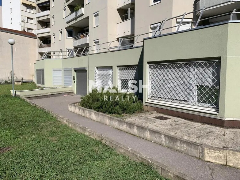 Office in Villeurbanne to rent - Building Photo - Image 1 of 14