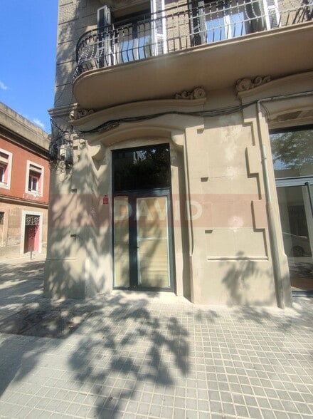 Retail in Barcelona, Barcelona to rent - Building Photo - Image 2 of 6