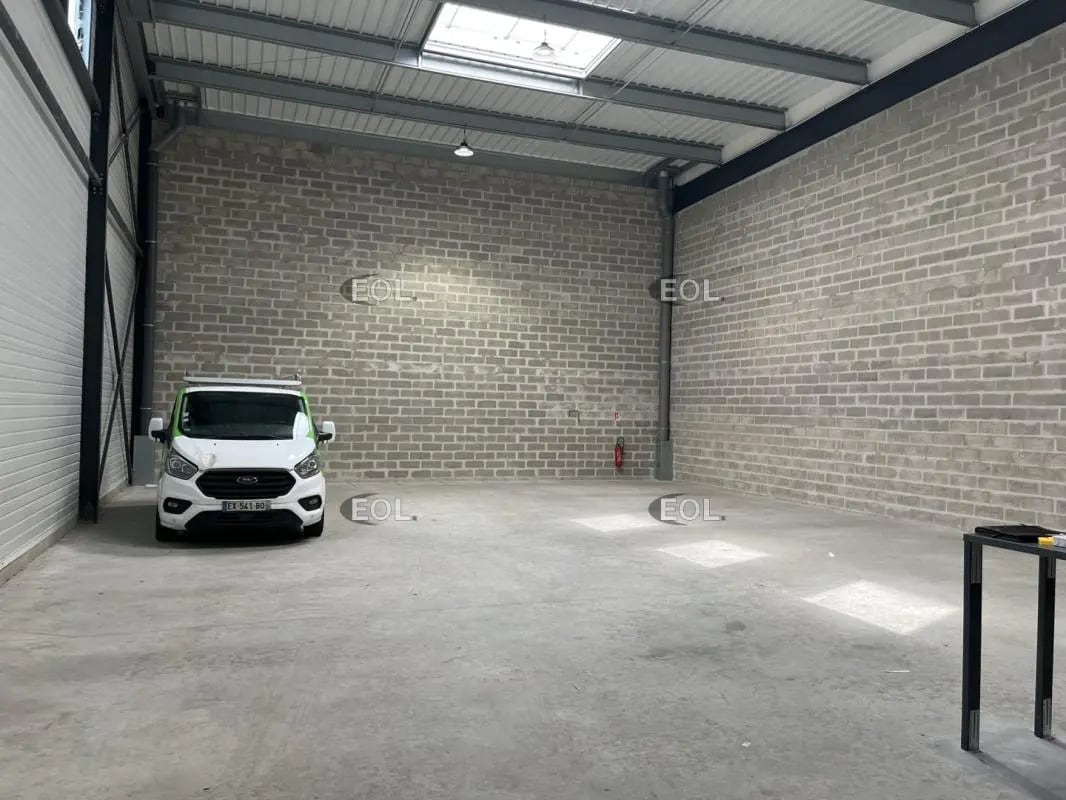 Light Industrial in Cormeilles-en-Parisis to rent Interior Photo- Image 1 of 7