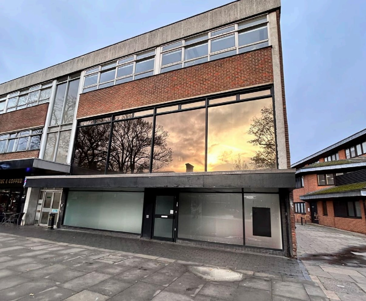St Peters St, St Albans to rent Building Photo- Image 1 of 1