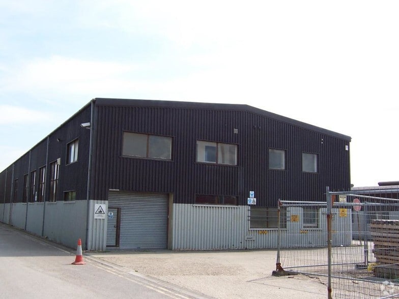 Sharlands Rd, Fareham to rent - Building Photo - Image 3 of 4