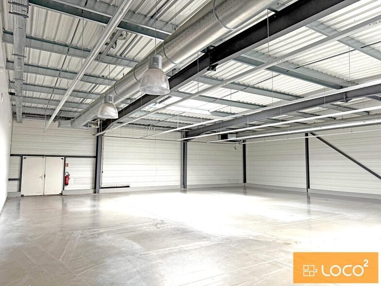 2 Rue André Marie Ampère, Plaisance-du-Touch to rent - Building Photo - Image 2 of 8