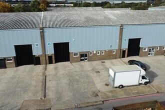 22 Hythe Rd, London to rent Building Photo- Image 2 of 4