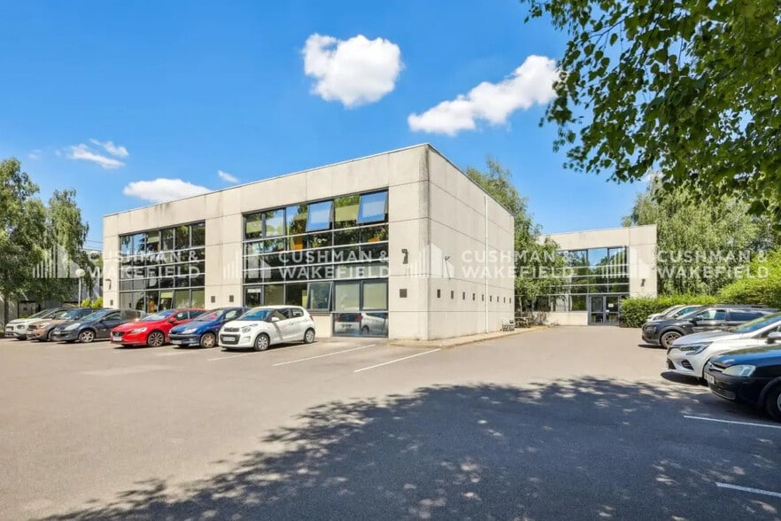 Office in Lisses to rent - Building Photo - Image 1 of 14