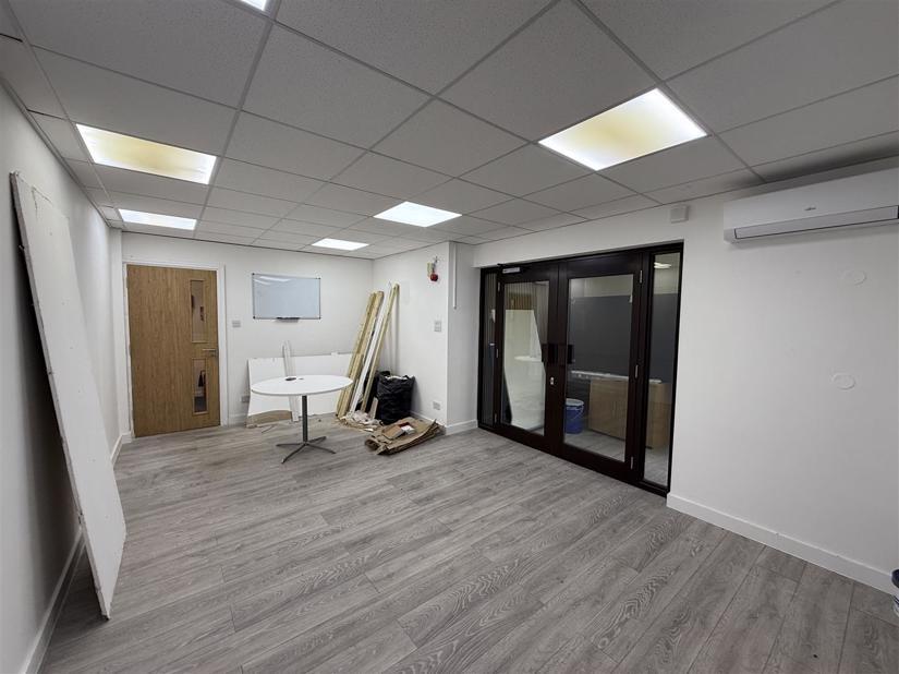 Ash Rd, New Ash Green to rent Interior Photo- Image 1 of 4