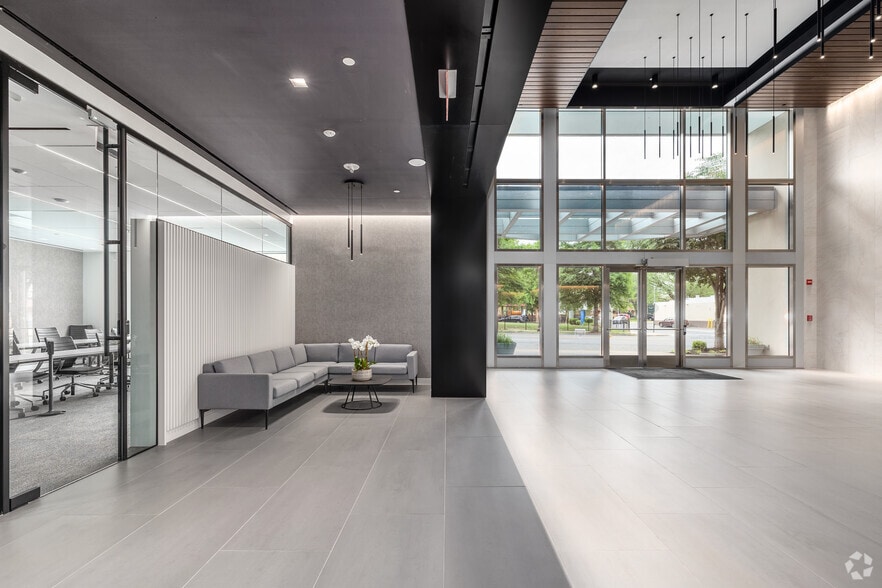 3865 Wilson Blvd, Arlington, VA to rent - Lobby - Image 2 of 13