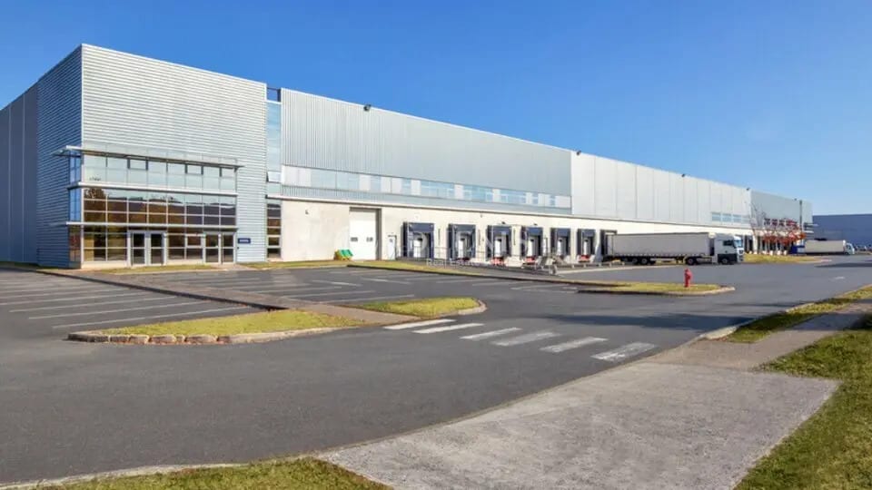 Industrial in Combs-la-Ville to rent - Building Photo - Image 1 of 4