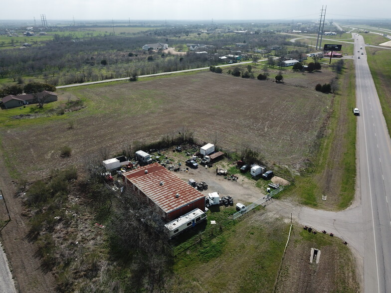 8956 U.S. 183 Hwy, Lockhart, TX for sale - Building Photo - Image 1 of 1