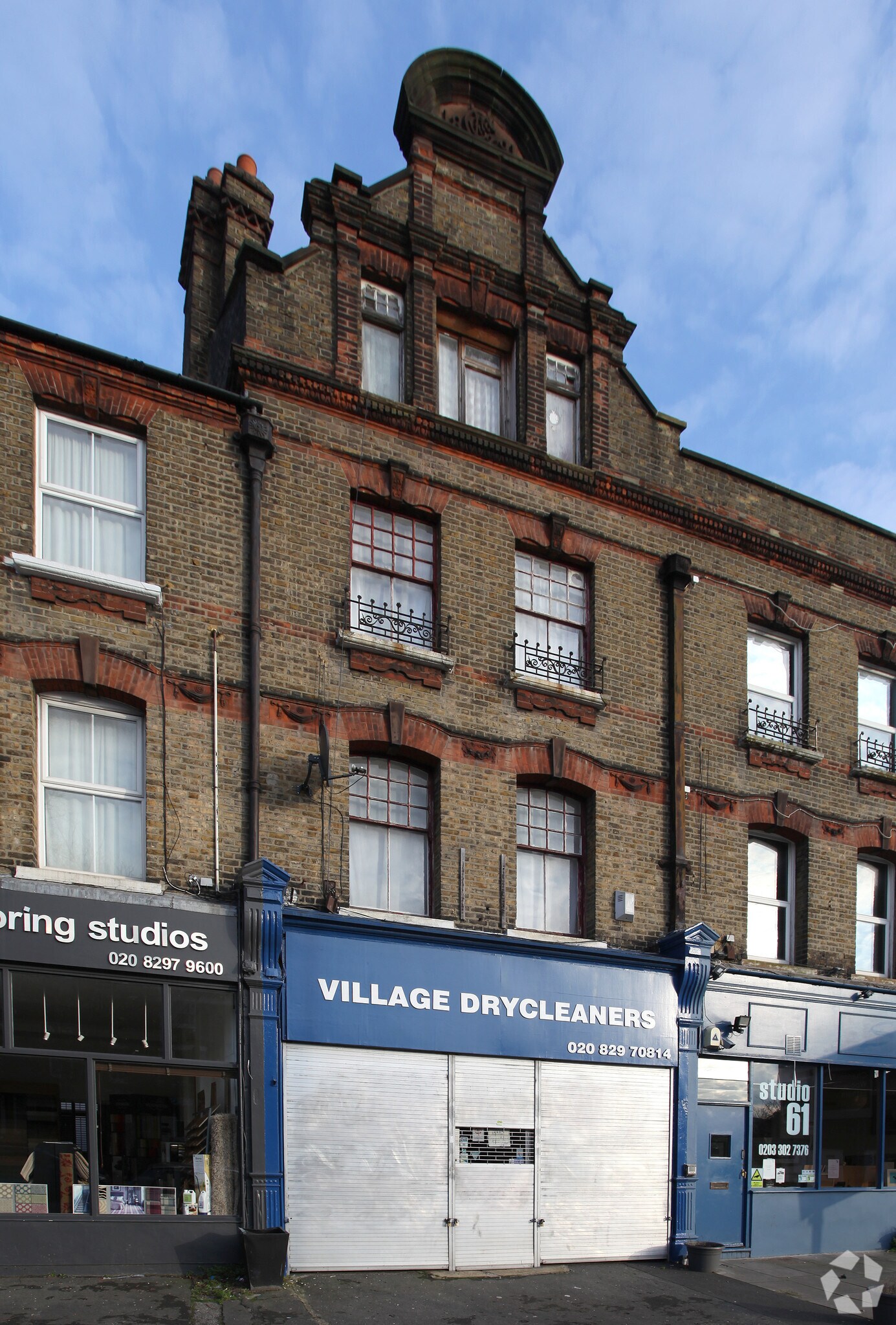 135 Lee Rd, London for sale Primary Photo- Image 1 of 1