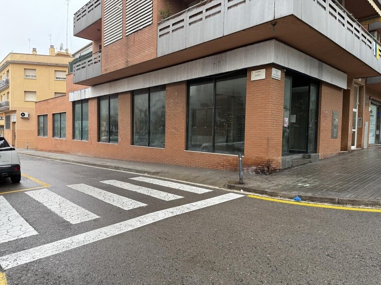 Retail in Castelldefels, Barcelona to rent - Building Photo - Image 1 of 1
