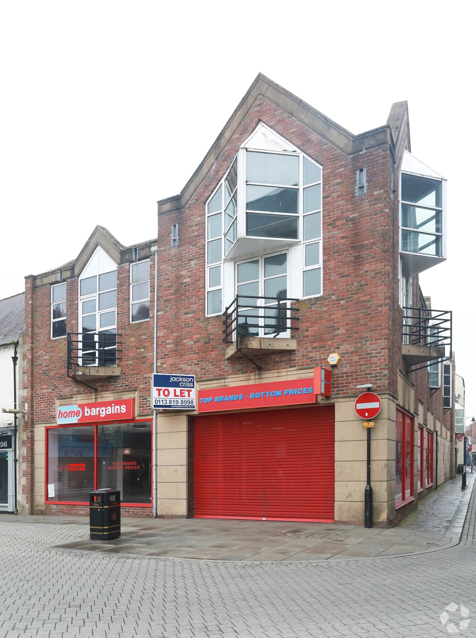 43 Market Pl, Bishop Auckland for sale Primary Photo- Image 1 of 1