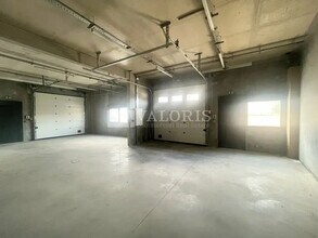 Light Industrial in Villeurbanne to rent Building Photo- Image 1 of 8