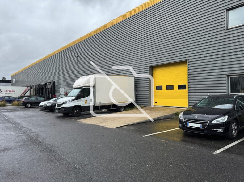 Industrial in Mitry-Mory to rent - Building Photo - Image 3 of 3
